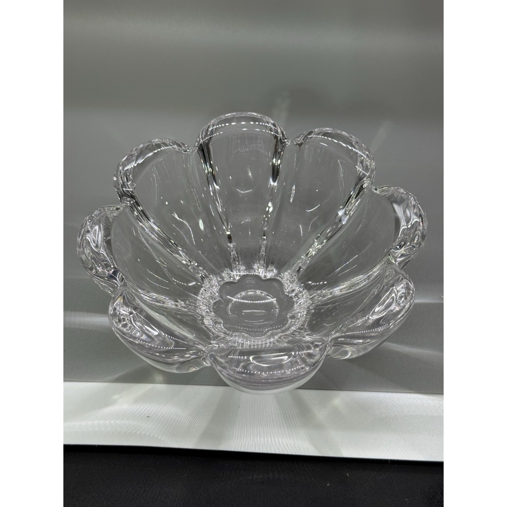 Vintage‎ Bayel French Crystal bowl in an opening flower- -5.5 in Wide-3 in Tall.